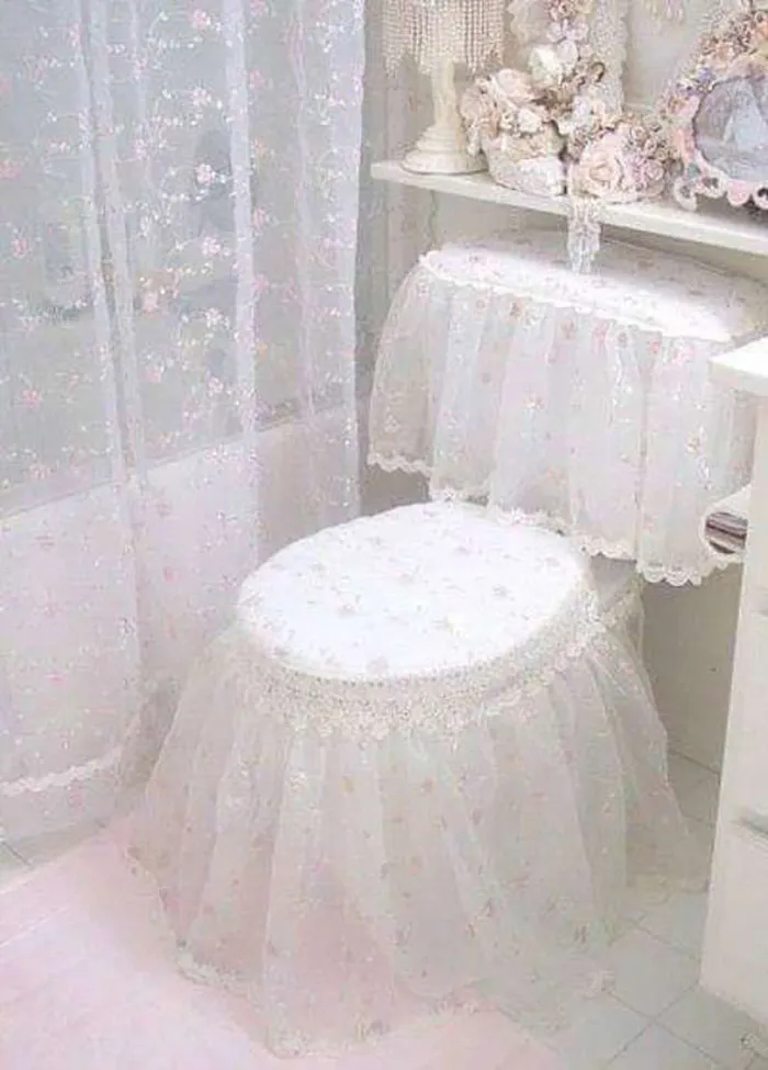 There's A Facebook Group That Posts Toilets With Threatening Auras, And Here's 40 Of The Best Ones