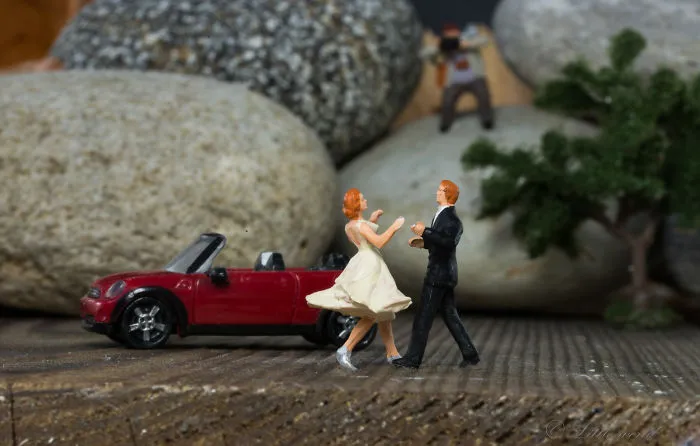 I Create Little Worlds Of Miniature People (83 Pics)