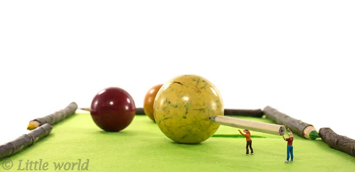I Create Little Worlds Of Miniature People (83 Pics)