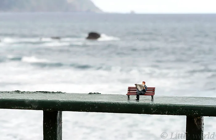 I Create Little Worlds Of Miniature People (83 Pics)