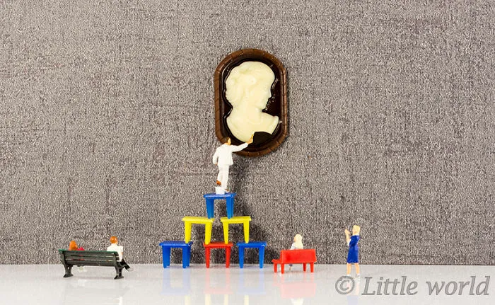 I Create Little Worlds Of Miniature People (83 Pics)