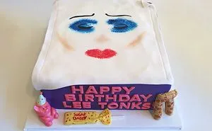 Baker Makes Hyper-Realistic Cakes That Will Make You Do A Double Take (27 Pics)