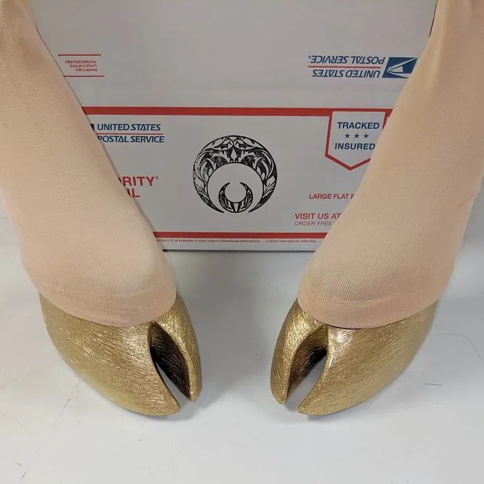 Artist Creates Shoes And Boots In The Shape Of Animal Hooves, And The Result Is Impressive
