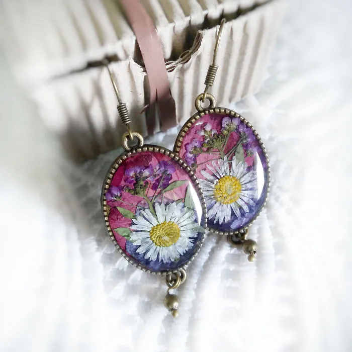 I Handmake Jewelry With Real Flowers And Natural Stones