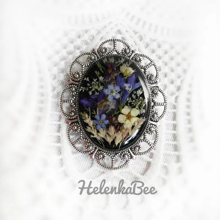 I Handmake Jewelry With Real Flowers And Natural Stones