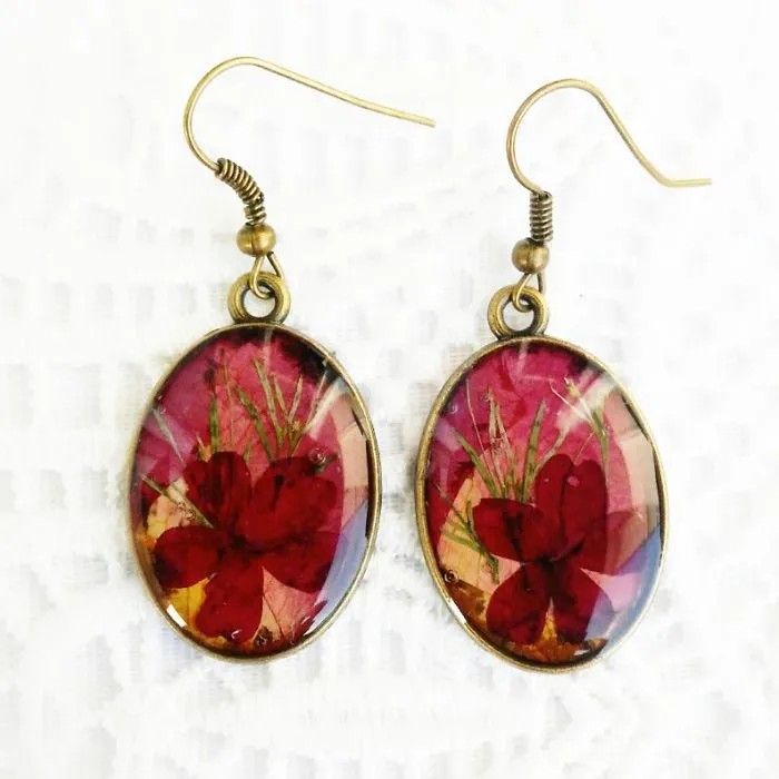 I Handmake Jewelry With Real Flowers And Natural Stones