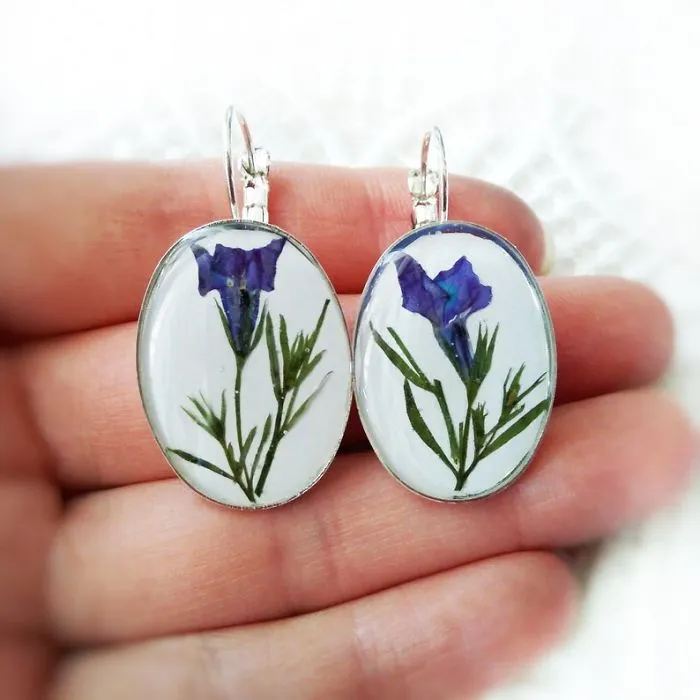 I Handmake Jewelry With Real Flowers And Natural Stones