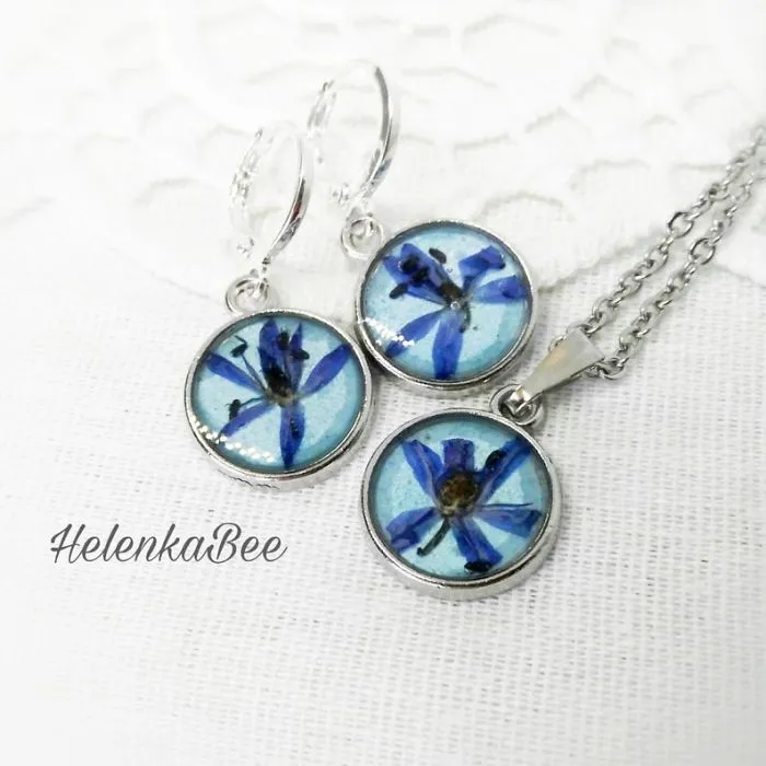 I Handmake Jewelry With Real Flowers And Natural Stones