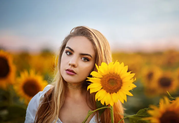 I Create This Dreamy Portraits Inspired By Van Gogh's Sunflowers