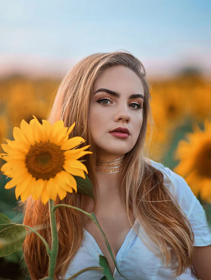 I Create This Dreamy Portraits Inspired By Van Gogh's Sunflowers