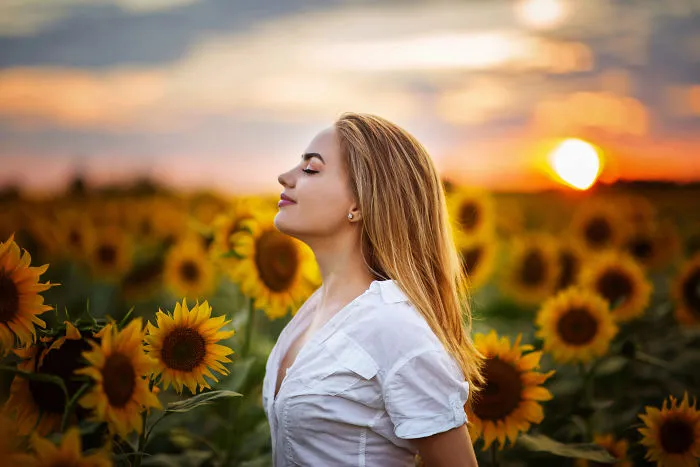 I Create This Dreamy Portraits Inspired By Van Gogh's Sunflowers