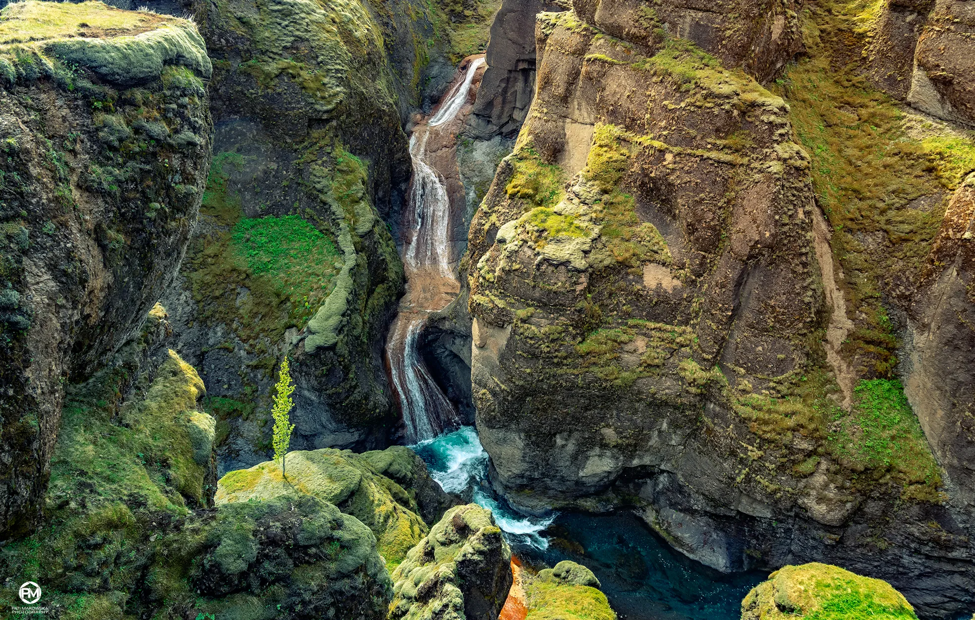 One Of The Most Majestic Canyon In Iceland - Fjaðrárgljúfur