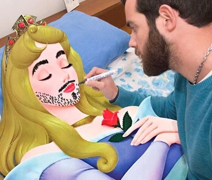 Este hombre se photoshopea pasándolo bien de aventuras con personajes Disney, y el resultado es tan adorable como divertido (30 fotos)