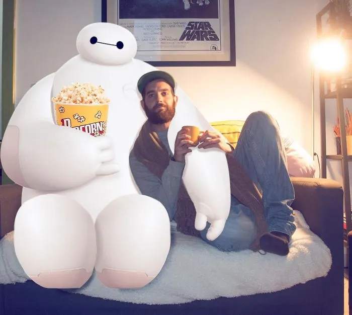 Este hombre se photoshopea pasándolo bien de aventuras con personajes Disney, y el resultado es tan adorable como divertido (30 fotos)