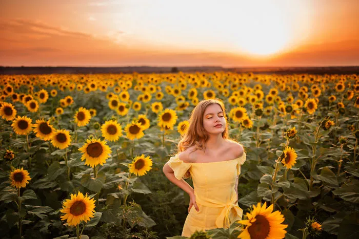I Create This Dreamy Portraits Inspired By Van Gogh's Sunflowers