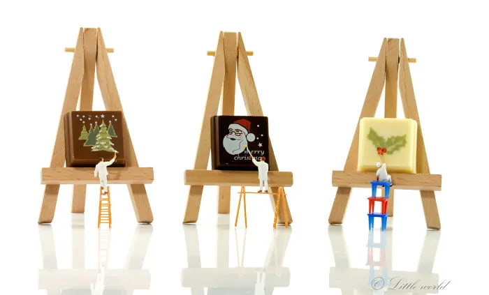I Create Little Worlds Of Miniature People (83 Pics)