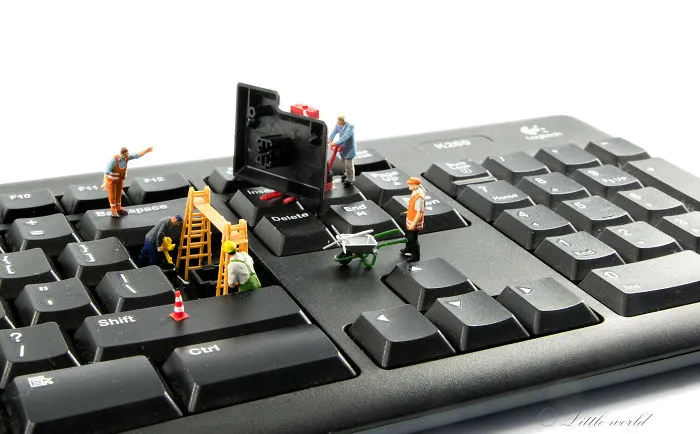 I Create Little Worlds Of Miniature People (83 Pics)