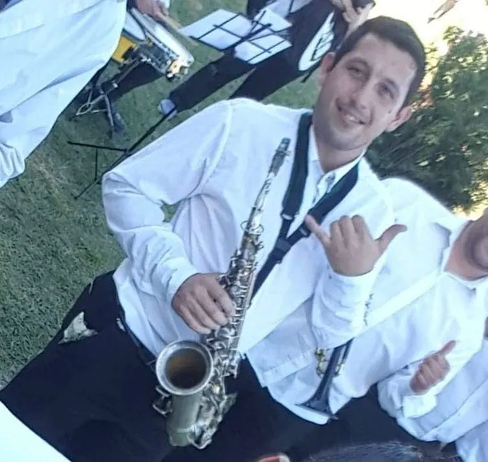 There’s A FB Group For Pics Of People That ‘Sort Of Look Like Adam Sandler’ And It’s Hilarious (29 Pics)