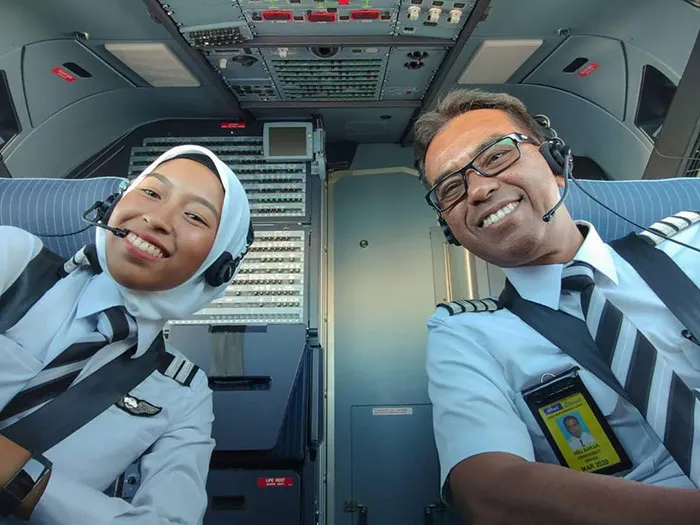 This Man Left His 40-Year Long Career In Another Airline To Join AirAsia And Fly As A Junior Just So He Could Fly With His Two Pilot Daughters