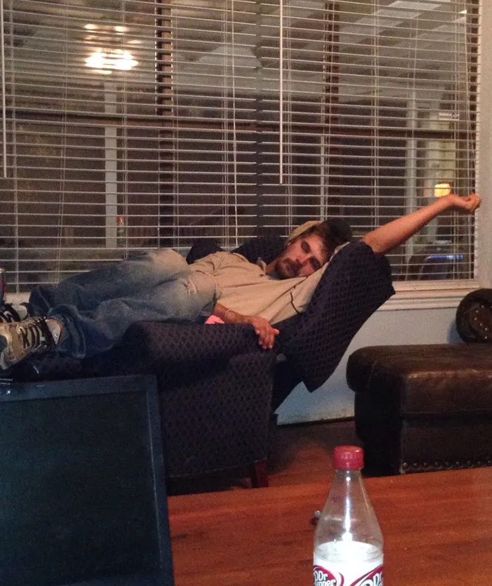 My Boyfriend's Sleeping Position Screams "B**** I'm Fabulous"