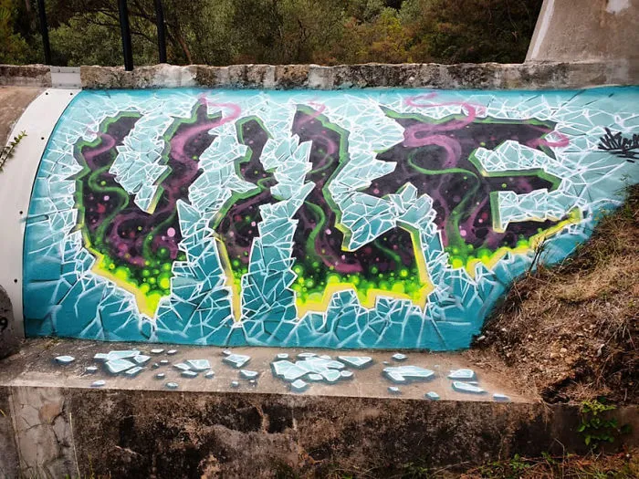 Este artista callejero consigue que las paredes parezcan transparentes usando solo pintura en spray