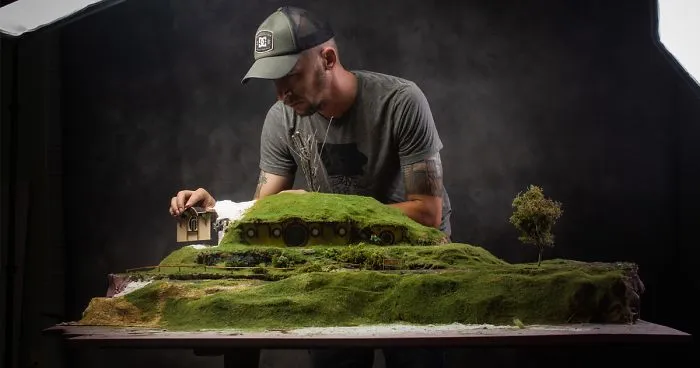 I Recreate The 'Lord Of The Rings' Scenes On A Tabletop (8 Pics)