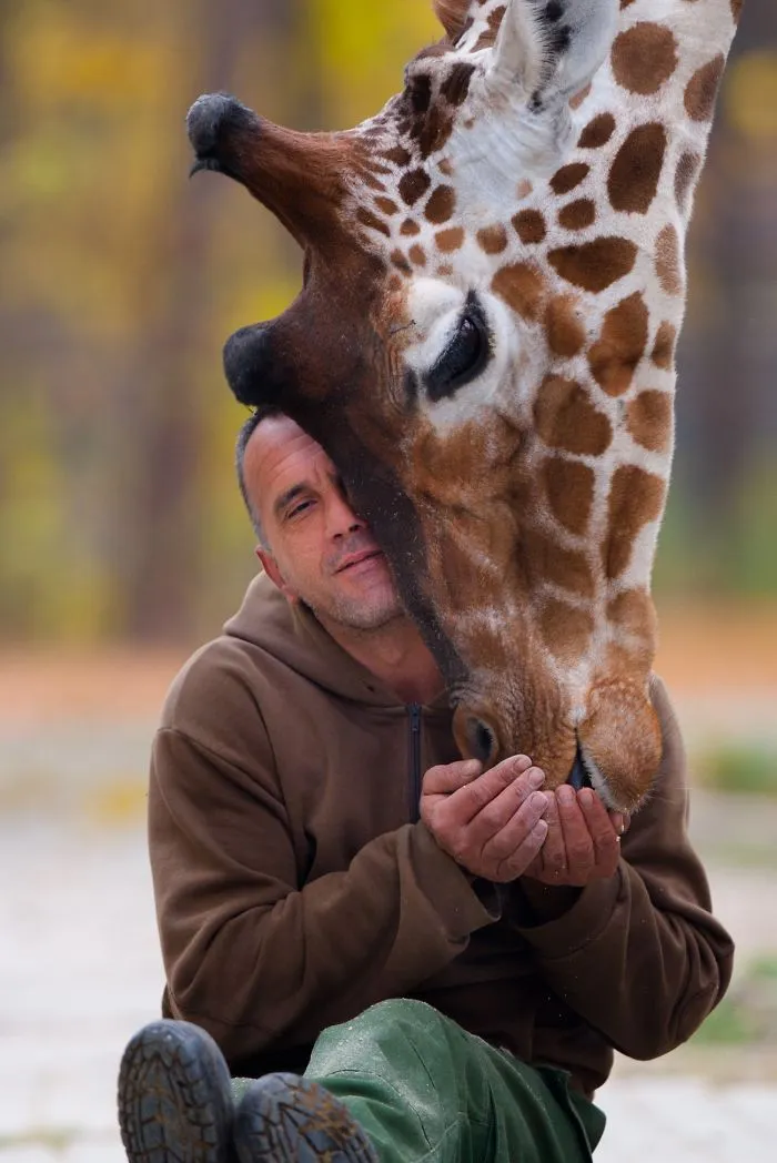 People Show How Animals Should Be Loved