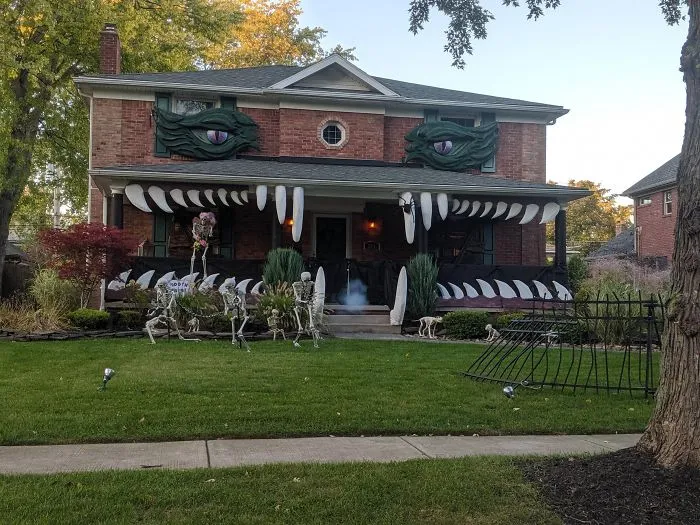 A Nuestro Vecindario Realmente Le Encanta Halloween