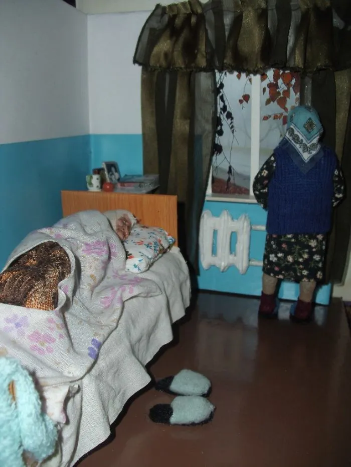 This Doll Master Sculpts Tiny Figures To Depict Ordinary Lives Of The Elderly In Russia (51 Pics)