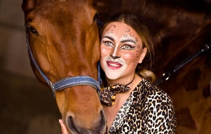 People Show How Animals Should Be Loved