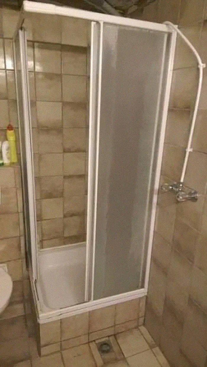 El Propietario Hizo Una Remodelación, Necesitaba Bajar La Altura De La Ducha