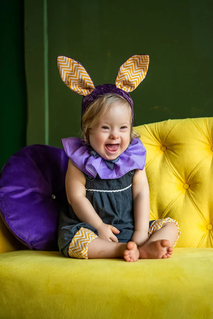30 Fotos que tomé de mi hija adoptiva con mis disfraces hechos a mano