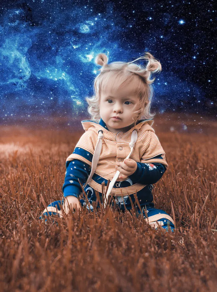 30 Fotos que tomé de mi hija adoptiva con mis disfraces hechos a mano
