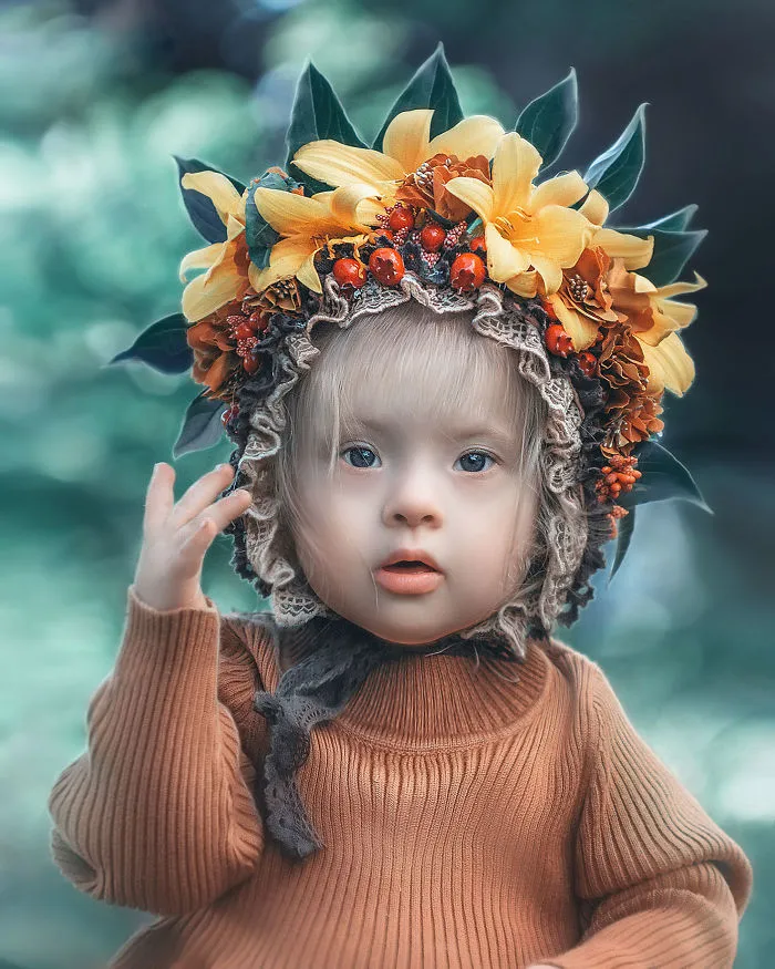 30 Fotos que tomé de mi hija adoptiva con mis disfraces hechos a mano