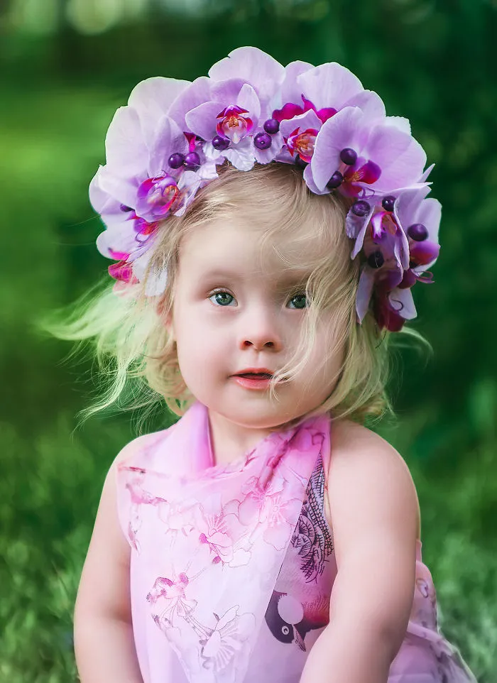 30 Fotos que tomé de mi hija adoptiva con mis disfraces hechos a mano