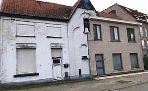 Belgian Guy Documents Ugly Houses He Sees And They’re So Bad, It’s Hilarious (45 New Pics)