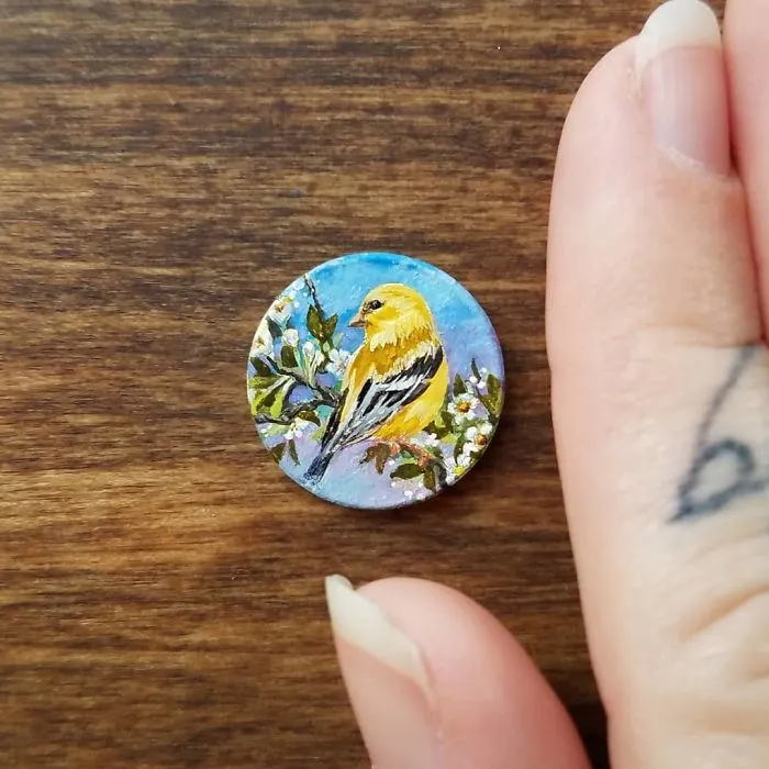 Yellow Finch.
.
.
.
.
.
.
.
.
#contemporarypainting #contemporaryart #oilpainting #painting #paint #oils #bird #finch #tiny #onecent #nature #blossom