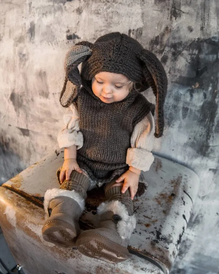 30 Fotos que tomé de mi hija adoptiva con mis disfraces hechos a mano