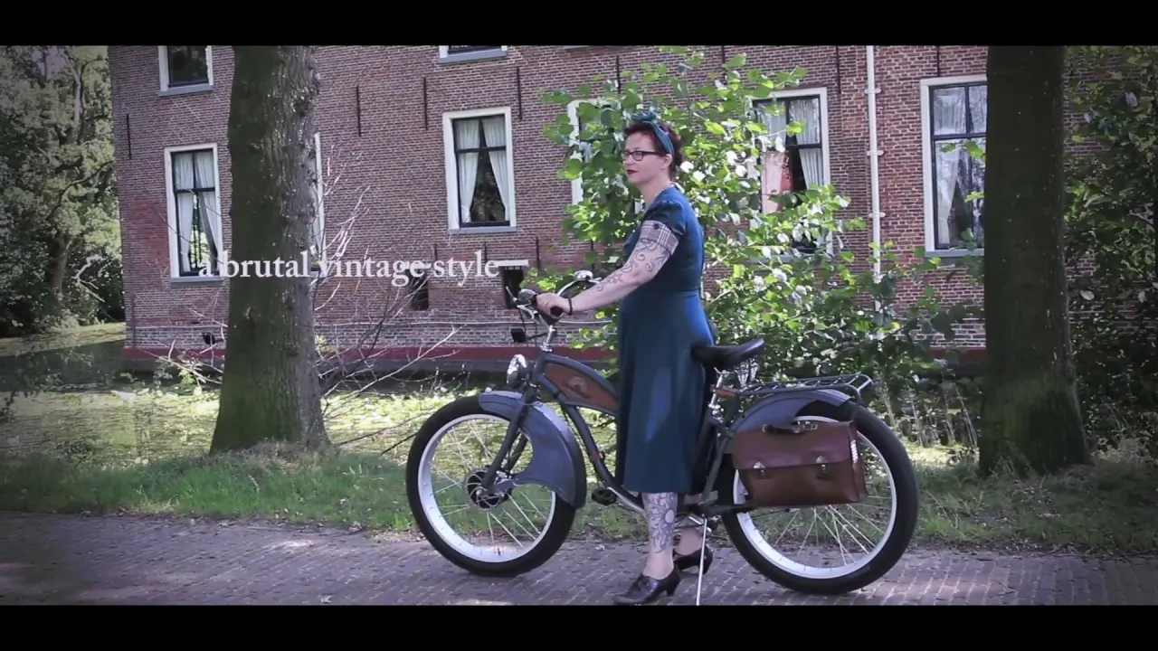 I Build A Custom E-Bike With 1920-1930-Ties Aesthetics Based On The Electra Cruiser Lux Fat Tire Bike.