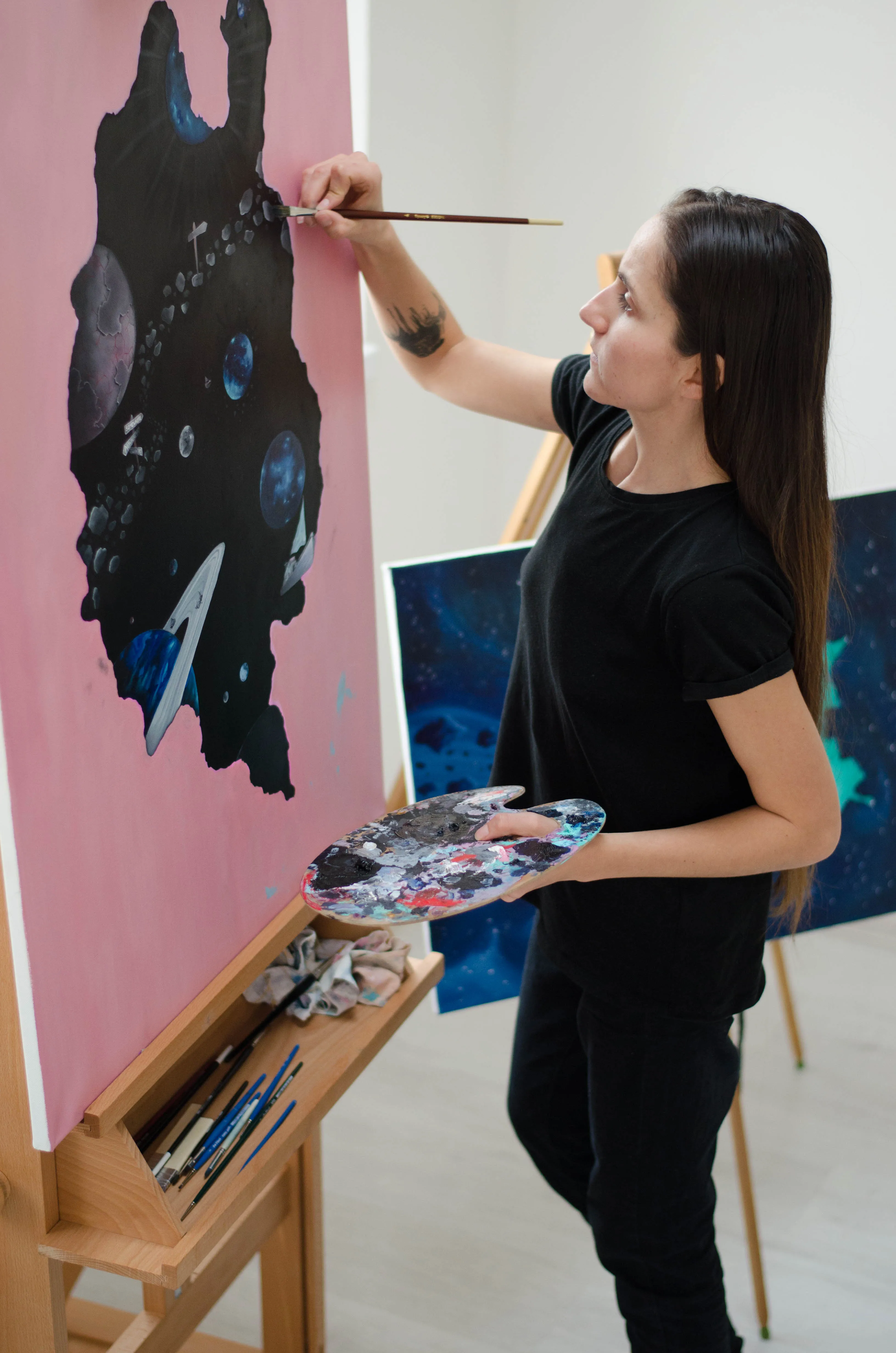 She Overcame Rare Disability And Start Create The Most Fantastic Universe Paintings