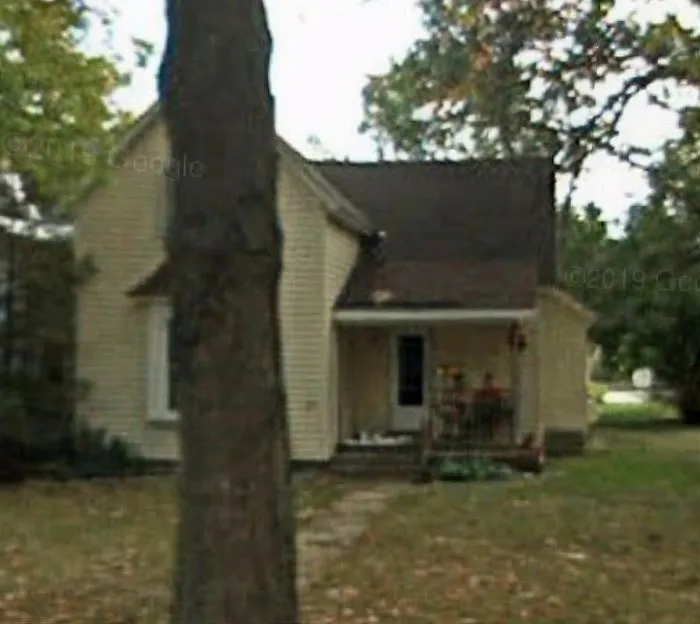 16 People Who Found Their Loved Ones On Google Street View And It Warmed Their Hearts