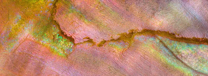 I Showcase The Natural Flaws And Purities Of Minerals At A Detail Never Captured Before (27 Pics)