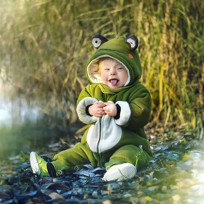 30 Fotos que tomé de mi hija adoptiva con mis disfraces hechos a mano