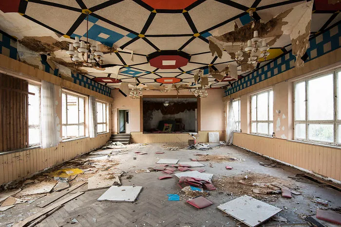 79 Pictures Of Abandoned And Forgotten Ballrooms I Found In Germany