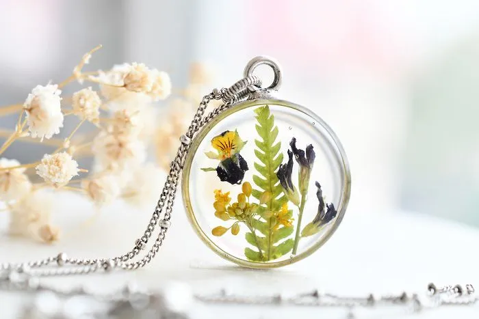 I Create Resin Jewelry With Flowers And Other Pieces Of Nature (50 Pics)