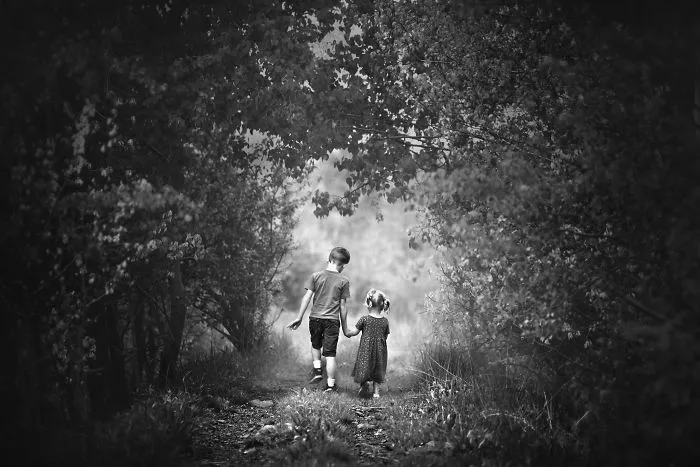I Spent 4 Years Documenting My Kids Enjoying Their Childhood Without Technology, Here Are 30 Of My Favorite Photos