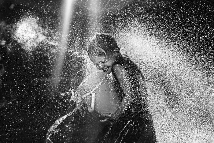 I Spent 4 Years Documenting My Kids Enjoying Their Childhood Without Technology, Here Are 30 Of My Favorite Photos