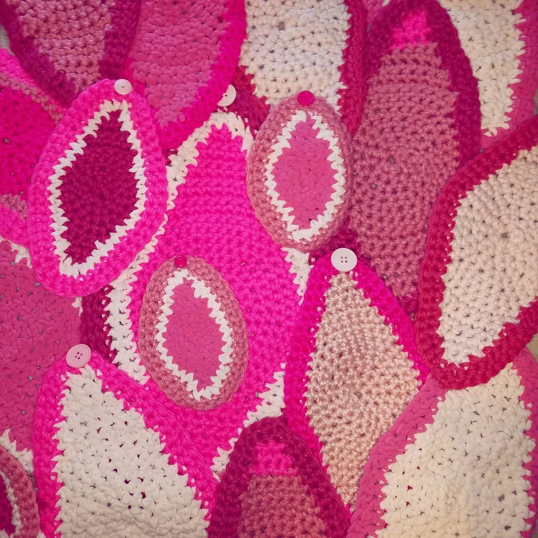 Artist In Louisville, Kentucky Installs Crochet Vulvas Throughout City, Sharing Facts About Violence Against Women