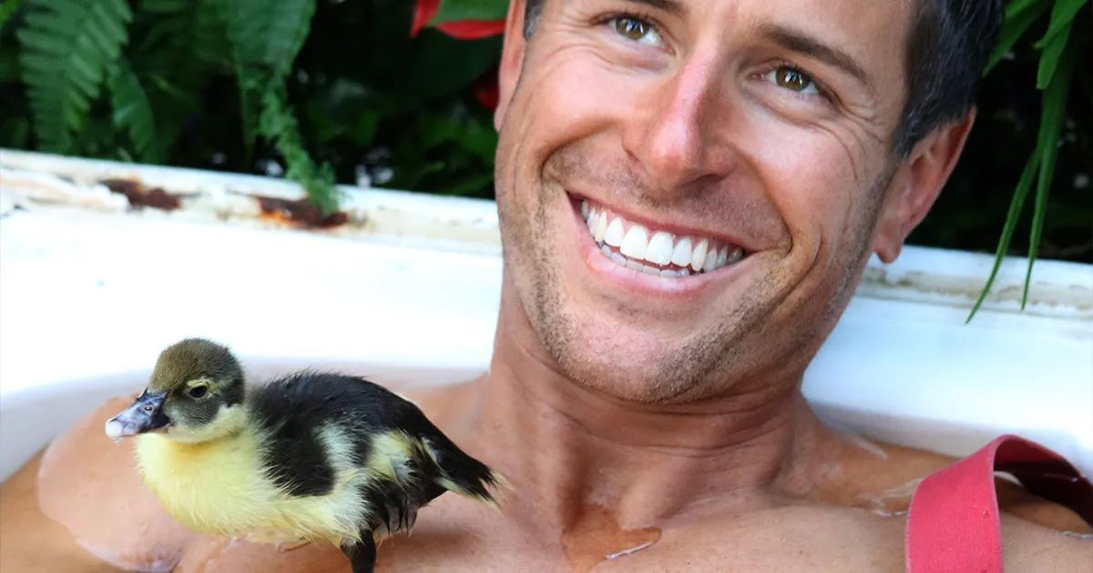 Estos bomberos australianos posan con animales para el calendario benéfico de 2020, y las fotos podrían causar incendios