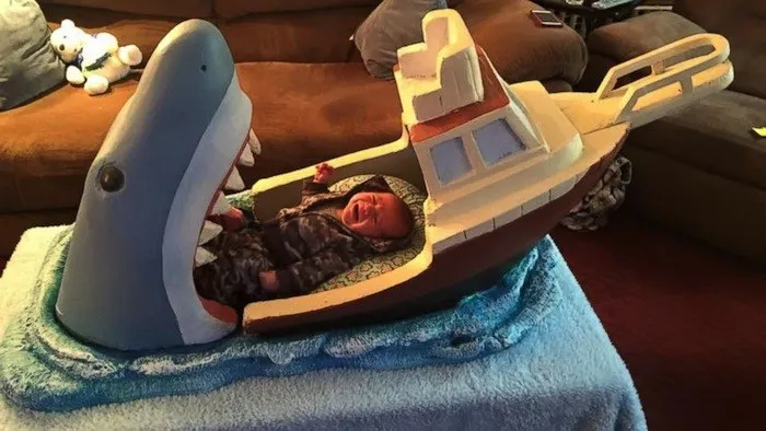 30 Times People Saw Beds With Such Threatening Auras They Just Had To Share 